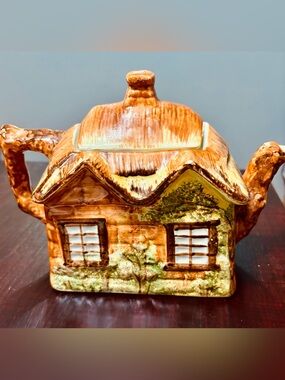 Vintage Price Kensington Cottage Ware Ceramic Teapot and Creamer 
Hand-Painted